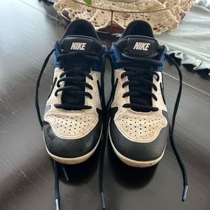 Baseballs cleats size 5 youth (big boys)